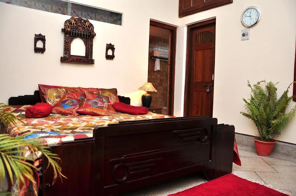 Aashray Apartment Varanasi 0*,